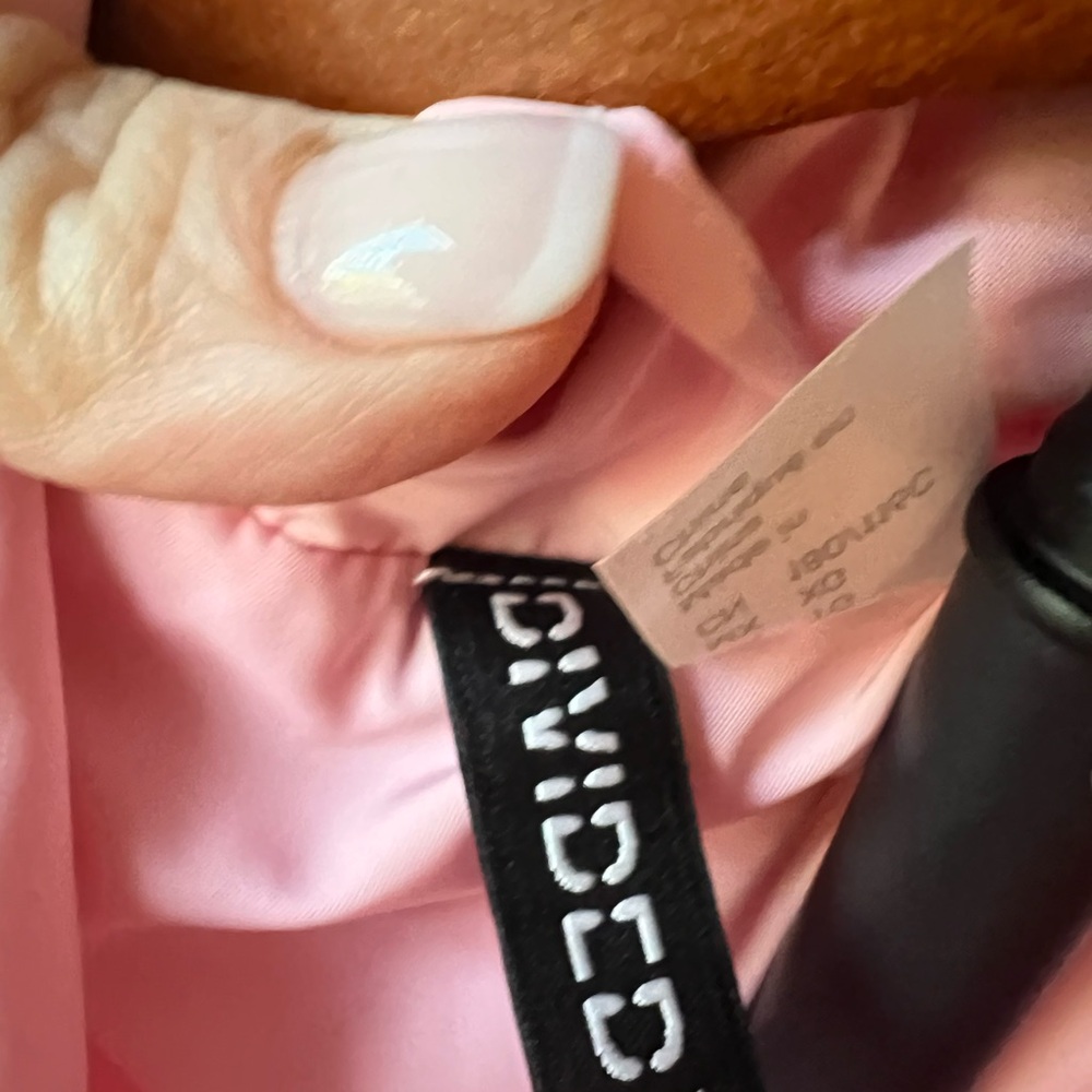 Divided Cropped Light Pink Puffer Vest - Picture 5 of 6